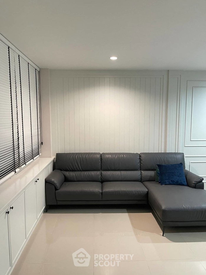 picture 3-BR Townhouse at Nirvana Define Rama 9 in Suan Luang (ID 3306483) - 3/8
