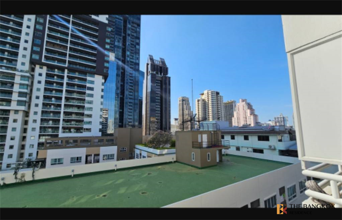 picture Convenient Travel, Great Value per Square Meter Acadamia Grand Tower near BTS Phrom Phong - 8/10