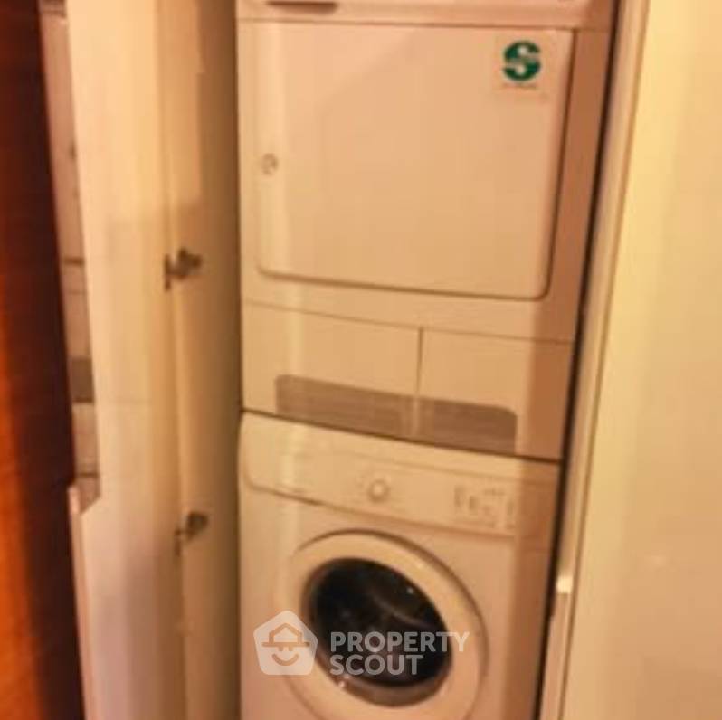 picture 2-BR Condo at The Address Sukhumvit 28 near BTS Phrom Phong (ID 3313024) - 2/5