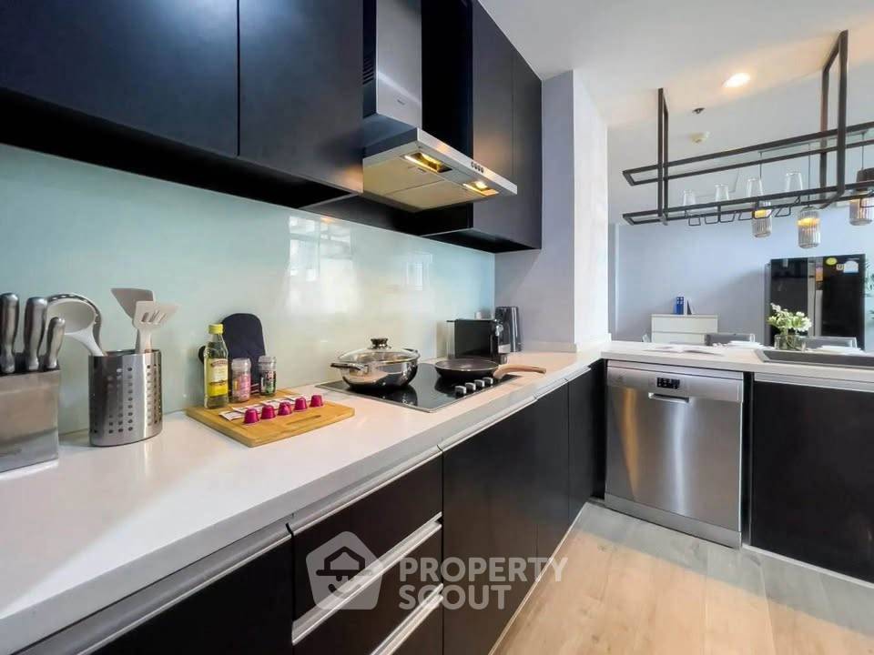 picture 2-BR Condo At The Empire Place Near BTS Saint Louis (ID 3313814) - 5/16