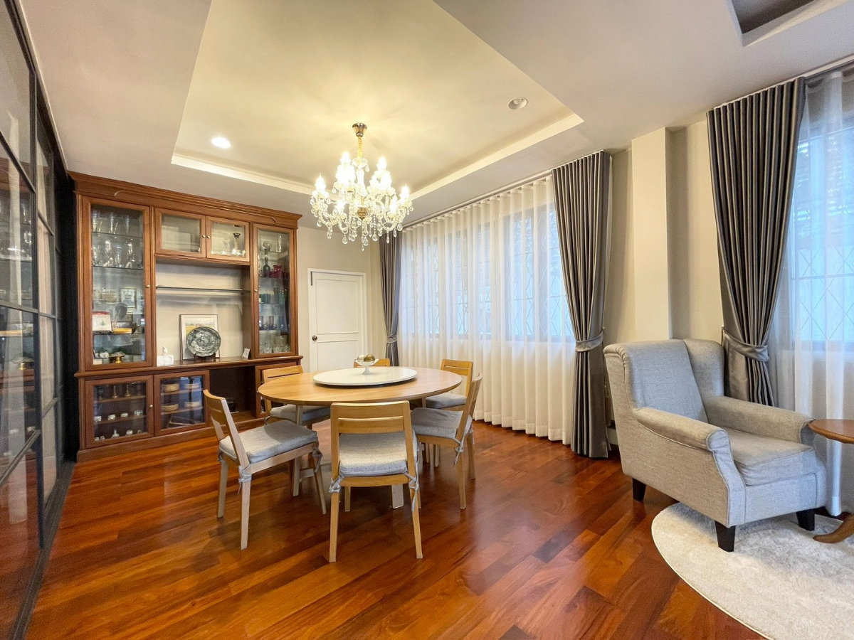 รูป ให้เช่า บ้านเดี่ยว 3 ชั้น ทองหล่อ 25 | ที่ดิน 112 ตร.ว. | พื้นที่ใช้สอย 420 ตร.ม. | 5 ห้องนอน | ใจกลางทองหล่อ - รูปที่ 10/40