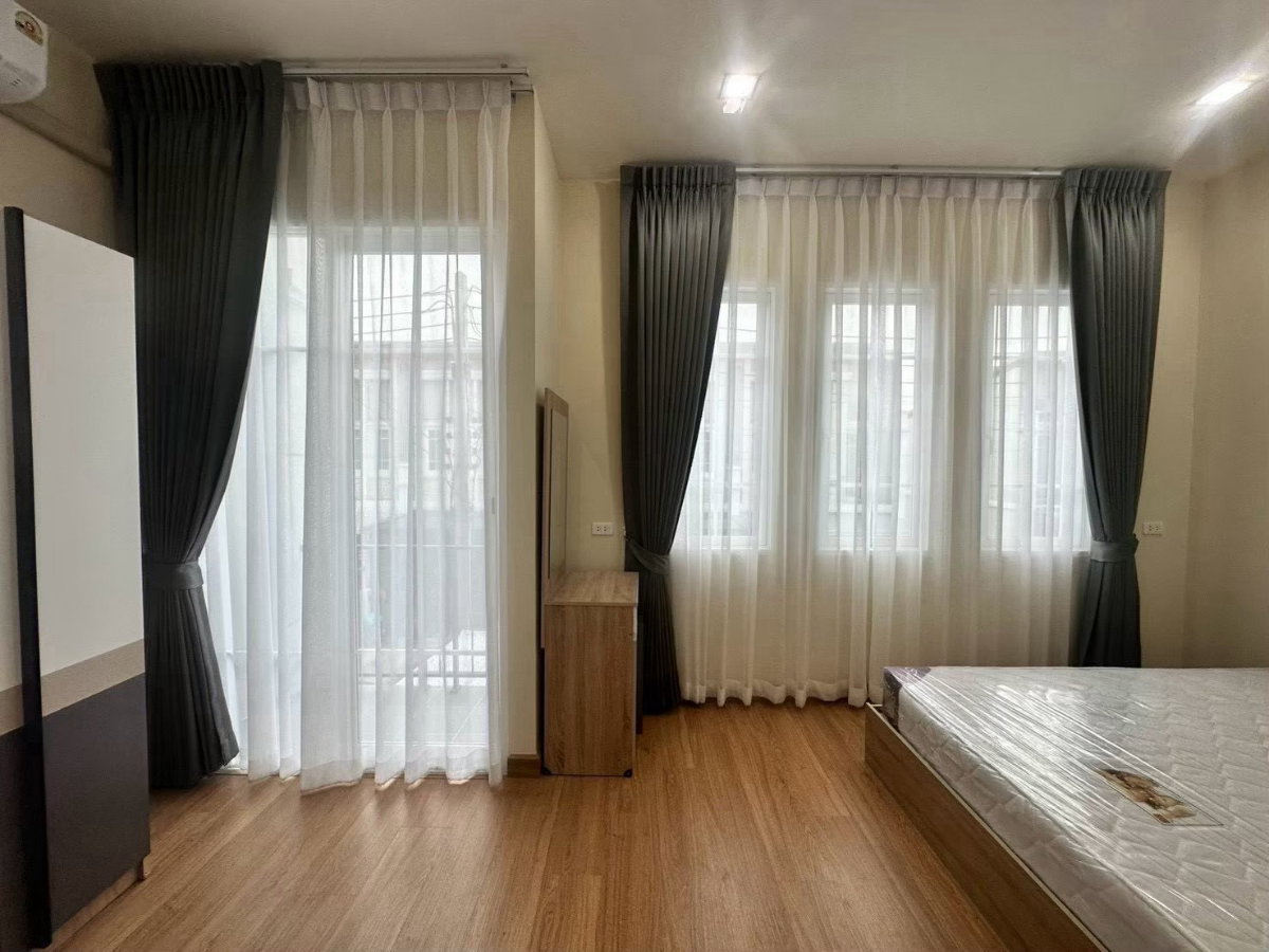 รูป 🏠✨ ให้เช่า ทาวน์โฮม 2 ชั้น โกลเด้น ทาวน์ วิภาวดี-รังสิต 4 ห้องนอน 3 ห้องน้ำ ทำเลติดถนนพหลโยธิน ซอยคลองหลวง 10 - รูปที่ 16/20