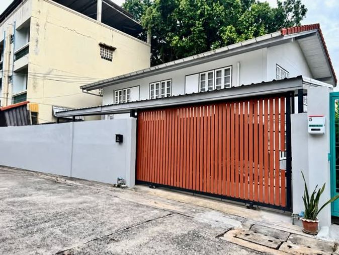 3-bed house for rent, 220 sqm, 50 sq wah, Bang Na