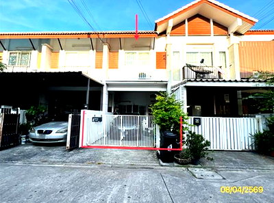 Townhouses for sale Bangkok : TOWN HOUSE 18.7 Sq.w. Lat Phrao Bangkok for 2.4M