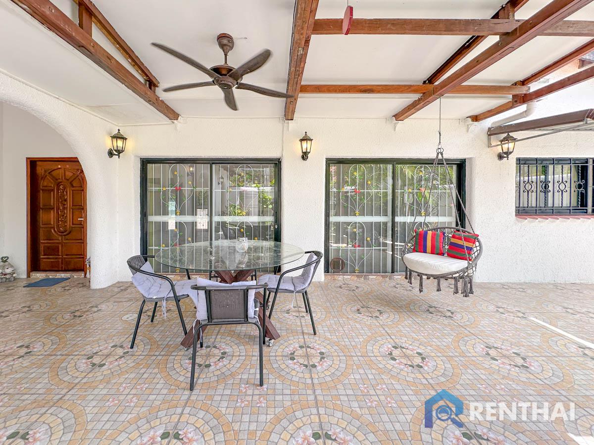picture Ready to move in at Palm Spring Village - 8/20
