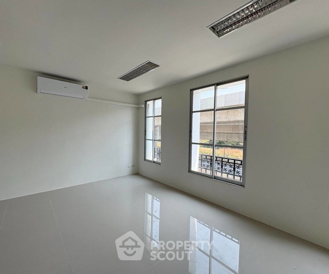 รูป ทาวน์เฮาส์ 4 ห้องนอน พื้นที่ 400 ตร.ม. บ้านกลางเมือง มอนติคาร์โล (ID 3315780) - รูปที่ 10/10