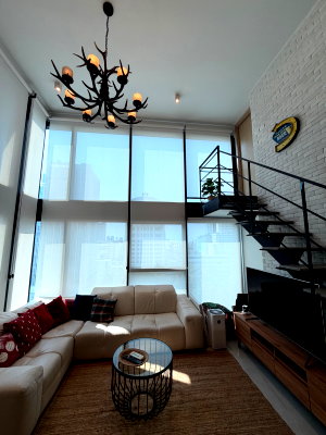 ขายคอนโด : 🏙️ OWNER POST | ขาย  The Lofts Silom by Raimon Land Rare Corner Loft • Greenery View • 2 Bedrooms • 78 SQ.M.