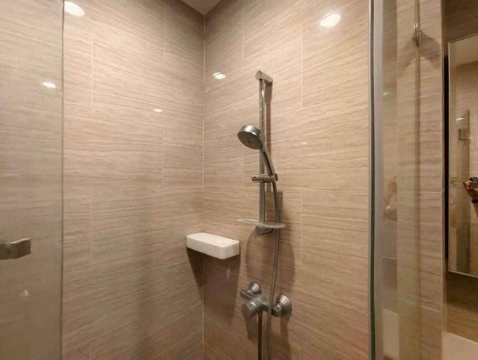1-bed condo for rent, 35 sqm, Whizdom Essence Sukhumvit