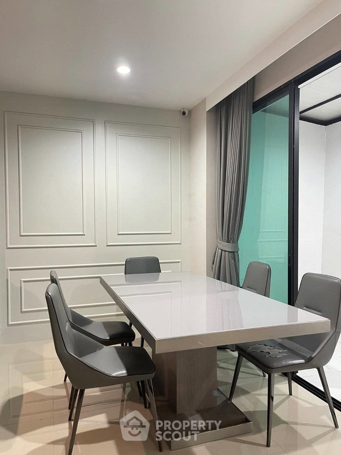 picture 3-BR Townhouse at Nirvana Define Rama 9 in Suan Luang (ID 3306483) - 2/8