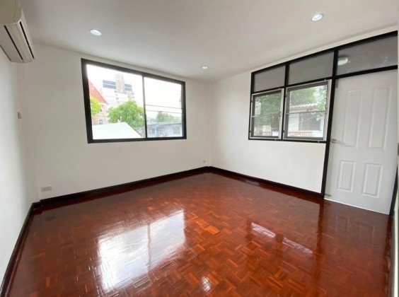 รูป ให้เช่าHome Office บ้านเดี่ยว 2 ชั้น ทำเลสุทธิสาร ลาดพร้าว 48 ใกล้ MRT ภาวนา / Renovate ใหม่ / จอดรถ 7-8 คัน / Home Office จดบริษัทได้ - รูปที่ 6/10