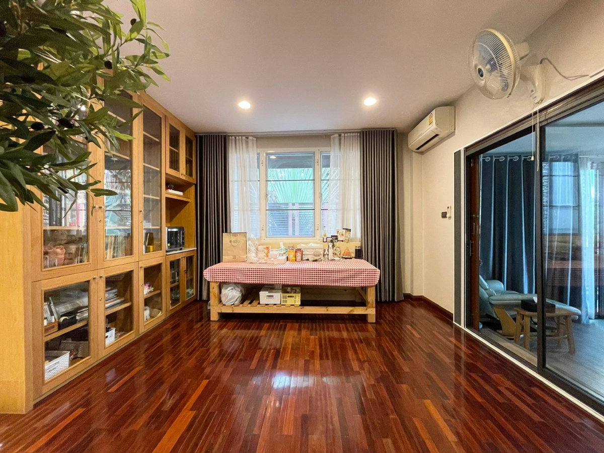 รูป ให้เช่า บ้านเดี่ยว 3 ชั้น ทองหล่อ 25 | ที่ดิน 112 ตร.ว. | พื้นที่ใช้สอย 420 ตร.ม. | 5 ห้องนอน | ใจกลางทองหล่อ - รูปที่ 35/40