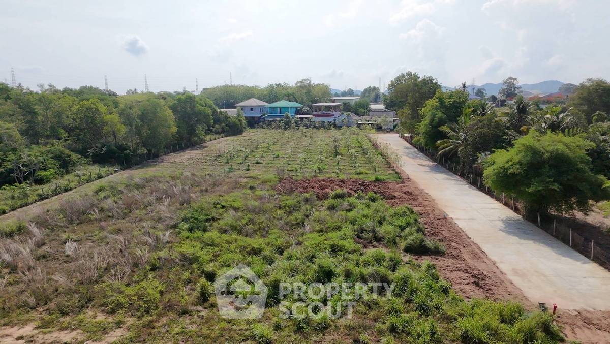 รูป ที่ดินสำหรับขายในหนองปลาไหล พัทยา ชลบุรี (ID 3315865) - รูปที่ 2/7