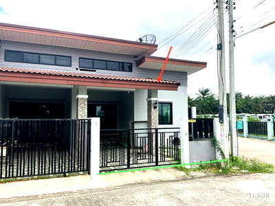 ทาวน์โฮม ปลวกแดง : ทาวน์เฮ้าส์ 26.2 ตร.วา สุขสบาย 3 ปลวกแดง ระยอง 1.2M