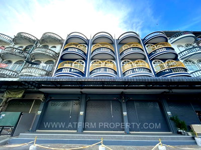 Shophouses for rent Bangkok : ✨ Commercial building for rent  2 bedrooms Located in Soi Phetkasem 52, just 900 meters from MRT Phasi Charoen. Call 065 356 2745 (The Toy). ✨