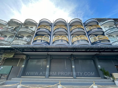 ✨ Commercial building for rent  2 bedrooms Located in Soi Phetkasem 52, just 900 meters from MRT Phasi Charoen. Call 065 356 2745 (The Toy). ✨