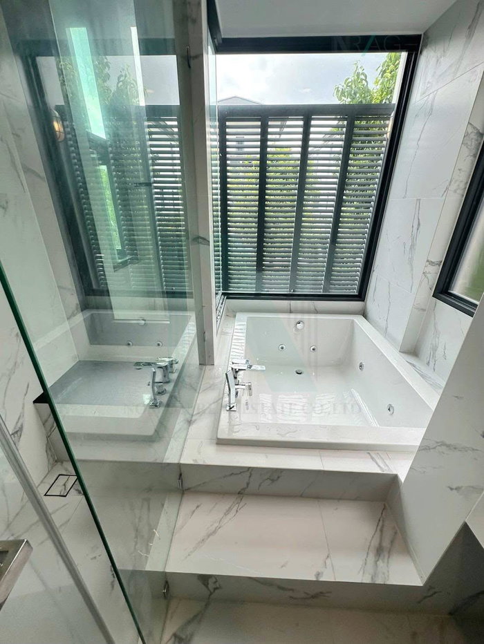 รูป ขายบ้านเดี่ยว โครงการ เดอะ ซอนเน่ ศรีนครินทร์-บางนา 3 ชั้น 4 ห้องนอน 4 ห้องน้ำ - รูปที่ 7/8