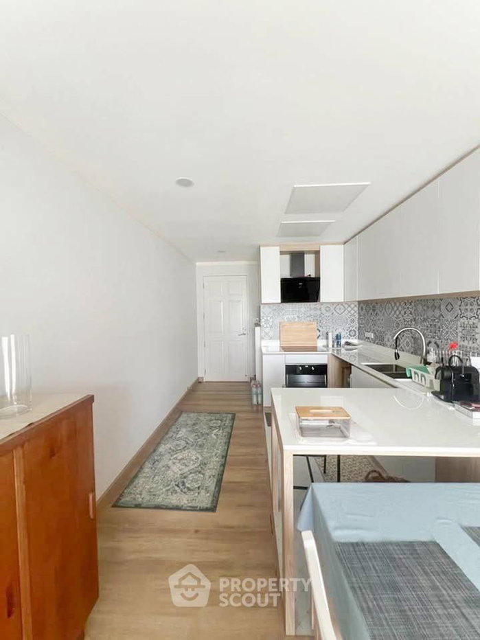 picture 2-BR Condo at Baan Siri Sathorn Condominium near MRT Khlong Toei (ID 3319769) - 4/10