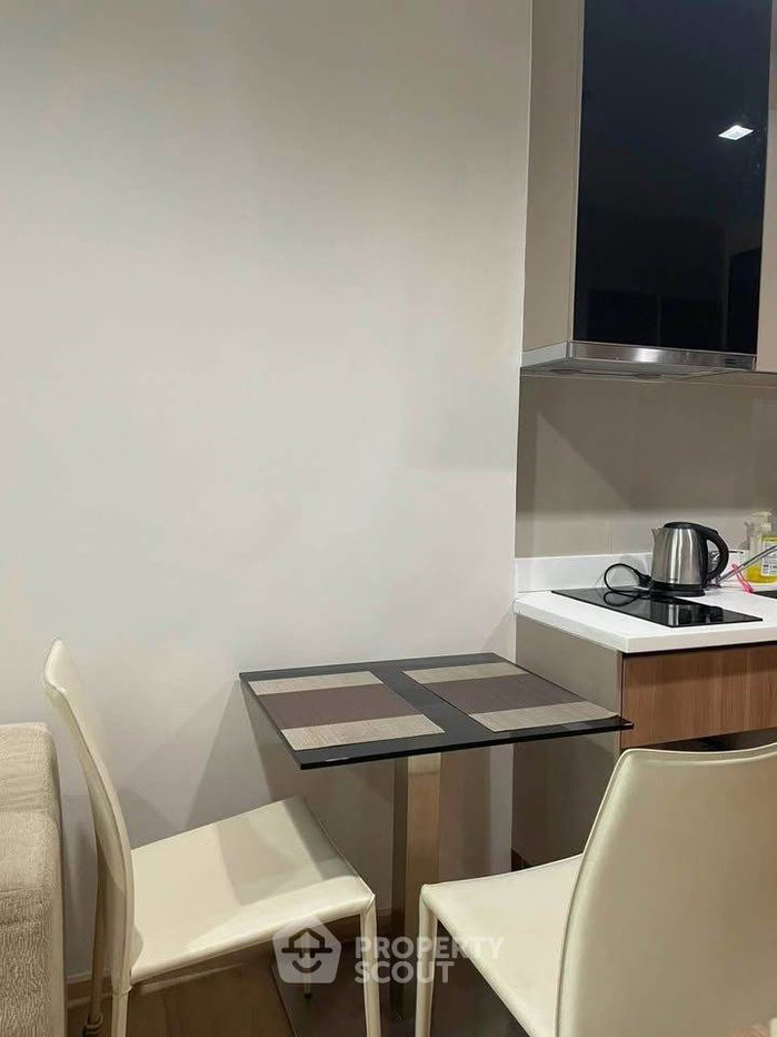 picture 300m To BTS Saphan Taksin | 1-BR Rhythm Sathorn (ID 3318469) - 4/6