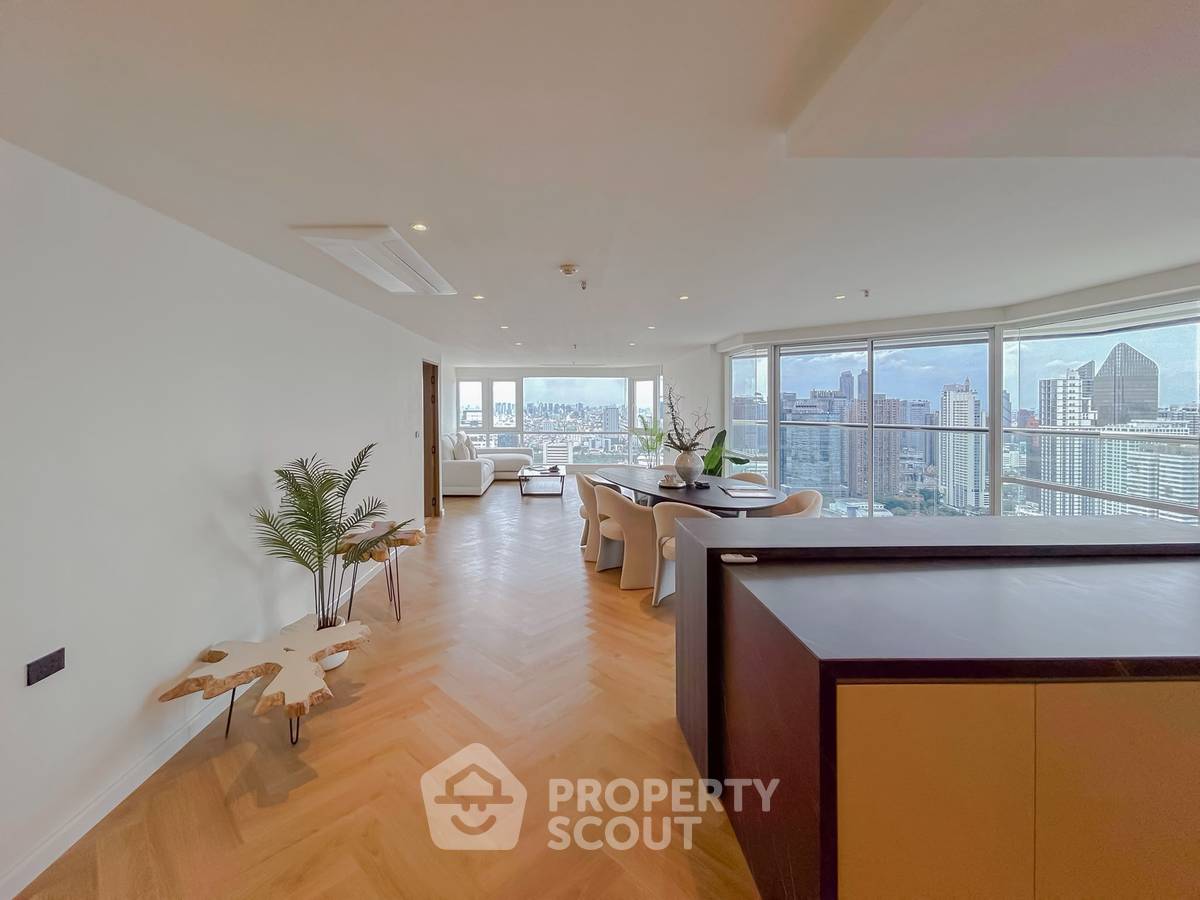 picture 43rd-Floor 3-BR 220 Sqm At Sukhumvit Suite Near BTS Nana (ID 3305787) - 3/12