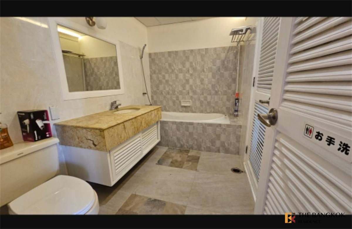 picture Convenient Travel, Great Value per Square Meter Acadamia Grand Tower near BTS Phrom Phong - 10/10