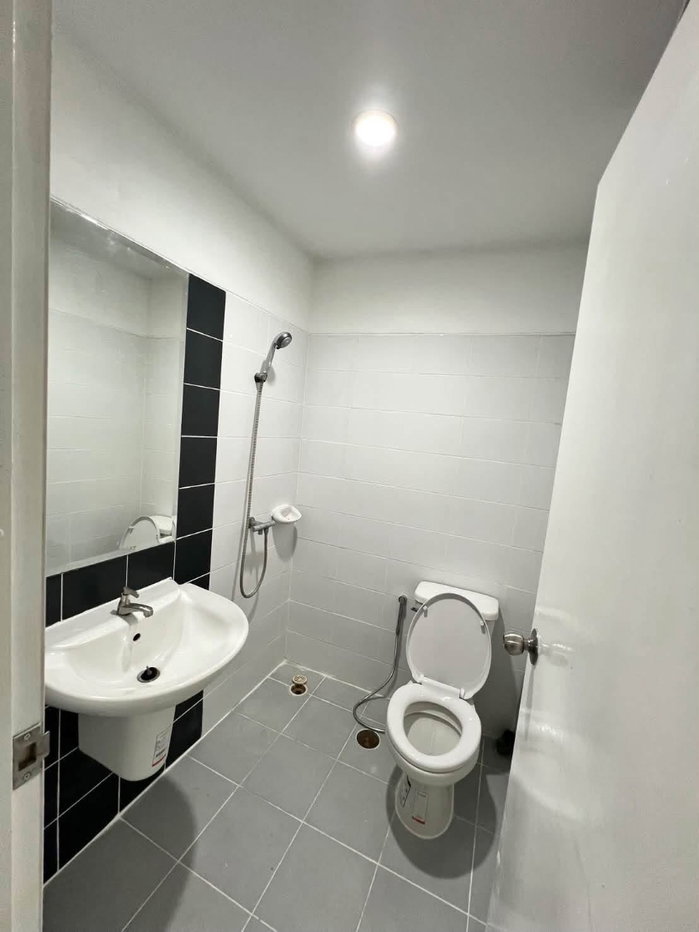 รูป 🏡 ให้เช่าทาวน์โฮม 2 ชั้น อารียา คัลเลอร์ พรีเมียม ลาดปลาเค้า 3 ห้องนอน 2 ห้องน้ำ บ้านอยู่ต้นซอย ตรงข้ามไม่มีบ้าน จอดรถสะดวก🔥 บ้านว่าง 4 ต.ค. 69 - รูปที่ 10/13