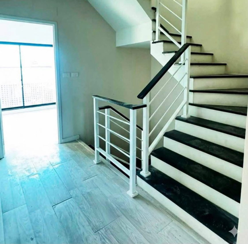 รูป 🏡 ให้เช่าทาวน์เฮาส์ 3 ชั้น โครงการ Patio ศรีนครินทร์–พระราม 9 4 ห้องนอน 3 ห้องน้ำ | 191 ตร.ม. | 2 ที่จอดรถ 💰 ค่าเช่าเพียง 20,000 บาท/เดือน - รูปที่ 16/20