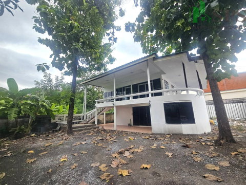 For Rent: Detached House / Home Office in Pattanakarn Area, Company Registration Allowed (SPSAD4158)