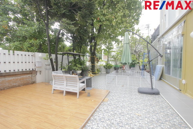 รูป บ้านเดี่ยวคาซ่าวิลล์สุขุมวิท103 เฉลิมพระเกียรติร.๙ซ.22 บ้านรุ่นใหญ่ตกแต่งต่อเติมพร้อมอยู่ ทำเลเด่นหลังมุมตรงข้ามสวน หลังแรกหน้าโครงการ 71.7วา คุ้มสุดๆ - รูปที่ 18/20