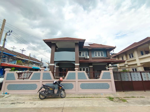 🔥 CORNER DETACHED HOUSE FOR SALE | 64 SQ.WAH | 4 BEDROOMS | SOLAR CELL | 8 PARKING | ONLY THB 5.5 MILLION!