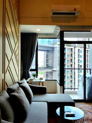 คอนโดให้เช่า : Condo for RENT : Siamese Rama 9 𝐒𝐢𝐳𝐞 :  40 sqm. DUPLEX 1 Bedroom /1 Bathroom / City view /Closed kitchen  𝐅𝐥𝐨𝐨𝐫 : 17th  Fully furnished