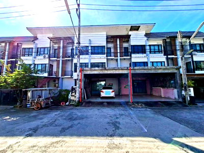 Townhouses for sale Muang Rayong District Office : TOWN HOUSE 22.5 Sq.w. Muang Rayong Rayong for 3M