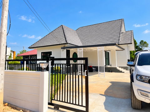 บ้านเดี่ยวชั้นเดียวให้เช่า ที่ดินกว้าง 122 ตร.ว. ทำเลแม่ยาว เชียงราย | 3 ห้องนอน | 18,000 บาท/เดือน #5A4-H0292