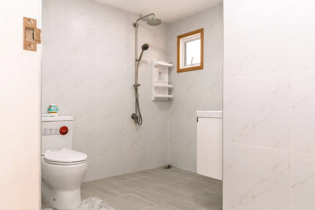 รูป 🏡บ้านเดี่ยวให้เช่า วัชรพล ซอย 3 หมู่บ้านลลิล อินเดอะพาร์ค วัชรพล–พหลโยธิน 4 ห้องนอน 3 ห้องน้ำ รีโนเวทใหม่ | เฟอร์นิเจอร์พร้อม | พื้นที่รอบบ้านกว้าง - รูปที่ 7/15