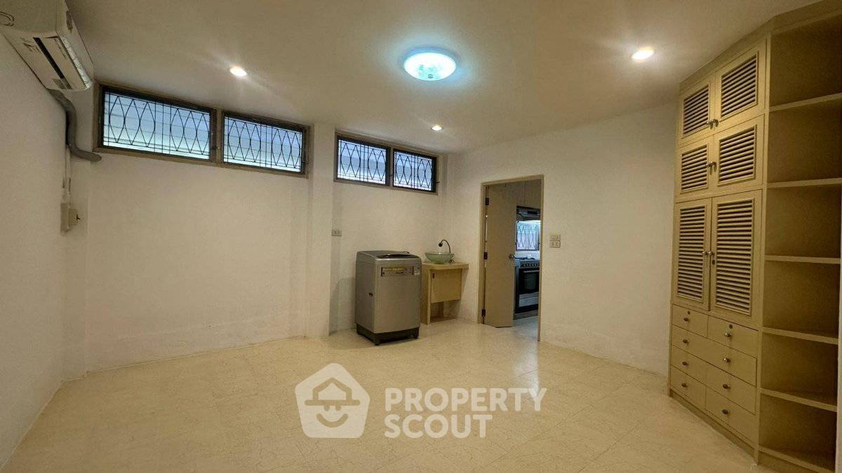 picture 5-BR 434 Sqm House Near BTS Phrom Phong For Rent (ID 3314588) - 6/17