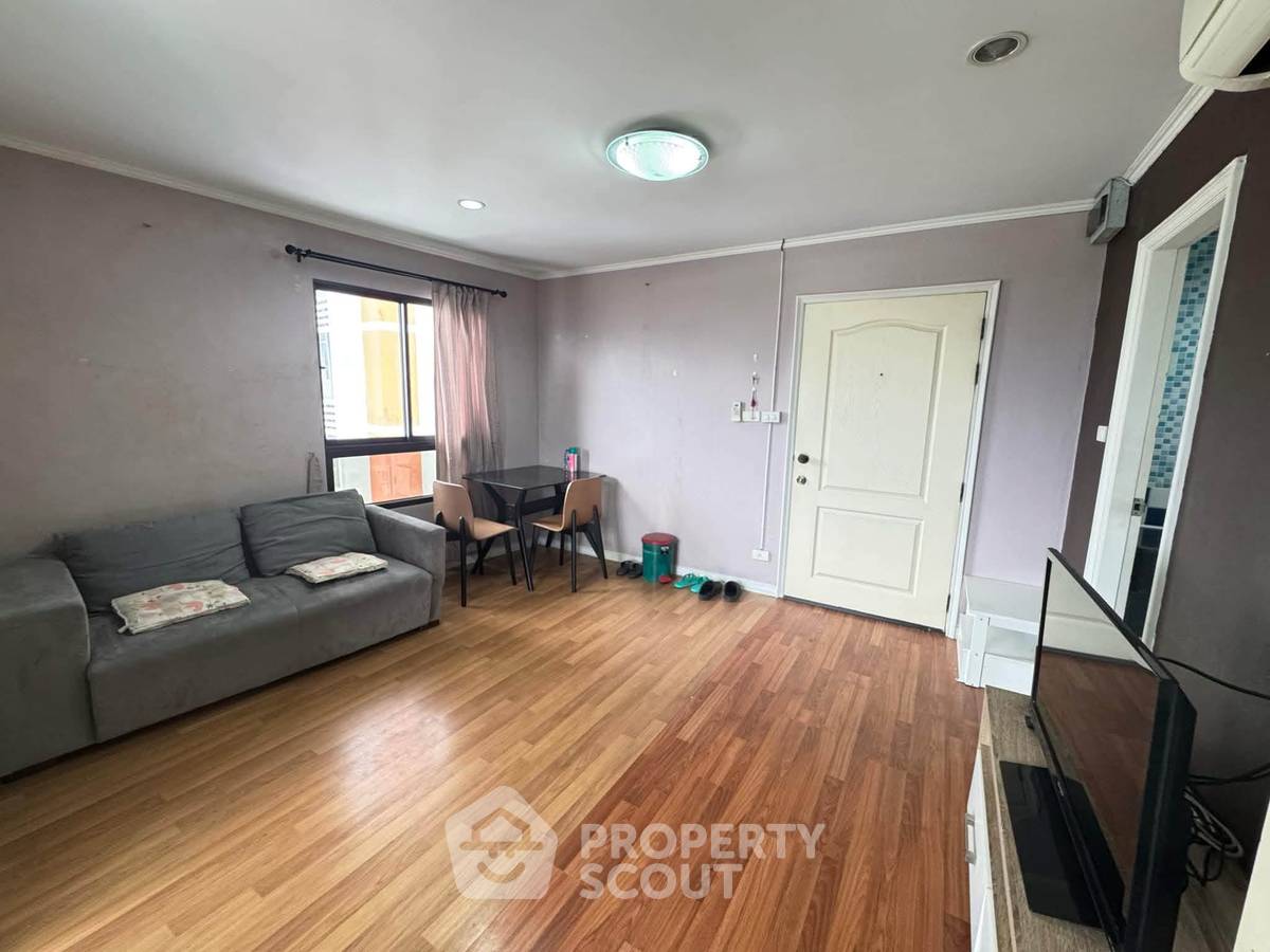 picture 1-BR Condo at Lumpini Place Narathiwas 24 in Chong Nonsi (ID 3318924) - 3/17