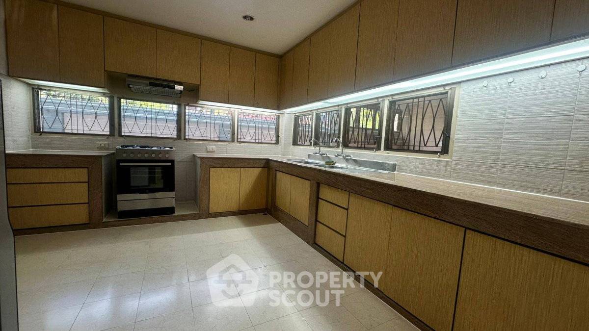 picture 5-BR 434 Sqm House Near BTS Phrom Phong For Rent (ID 3314588) - 5/17