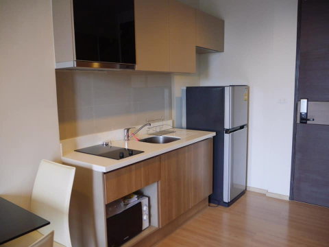 AA85465 | 1Bed | 1Bath | BTS Saphan Taksin | 35sqm | THB 22,000/mo | Fl.0 — Rhythm Sathorn Bangkok