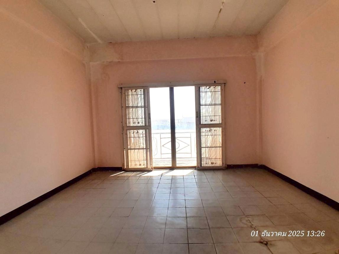 picture SHOP HOUSE 18 Sq.w. Lat Krabang Bangkok for 2.3M - 24/33
