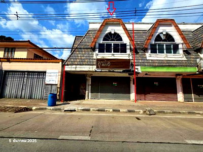 Shophouses for sale Kamphaeng Phet : SHOP HOUSE 22 Sq.w. Khlong Khlung Kamphaeng Phet for 1.9M