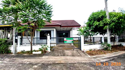 Townhouses for sale : TOWN HOUSE 43.3 Sq.w. Si Racha Chonburi for 2M