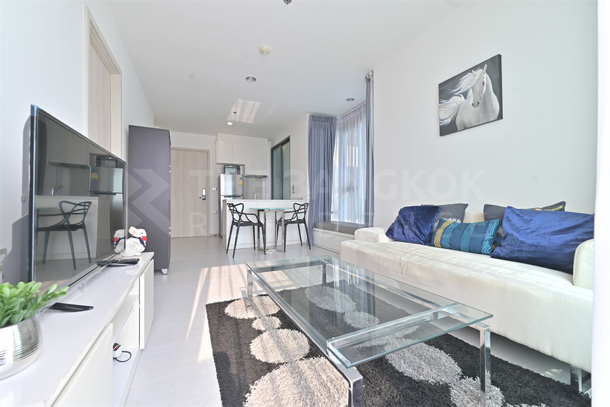 picture RHYTHM Sukhumvit 42 Full-featured common area near BTS Ekkamai - 8/10