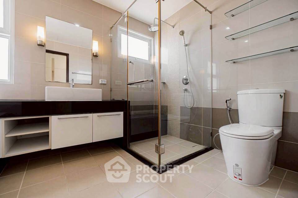 picture 3-BR Condo at Supalai River Resort Charoen Nakhon in Samre (ID 2354295) - 8/15