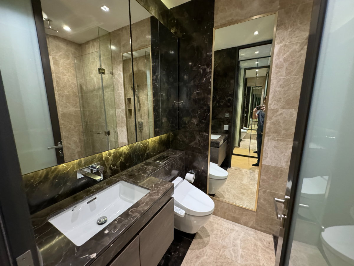 รูป Condo for RENT : 28 Chidlom  𝐒𝐢𝐳𝐞 :  45 sqm.  𝐓𝐲𝐩𝐞 : 1 Bedroom /1 Bathroom / City view   𝐅𝐥𝐨𝐨𝐫 : 14  ✅Fully furnished - รูปที่ 10/11