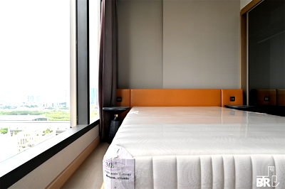 Condos for sale : THE ESSE at SINGHA COMPLEX near MRT Phetchaburi Station More Convenience, Full Relaxation