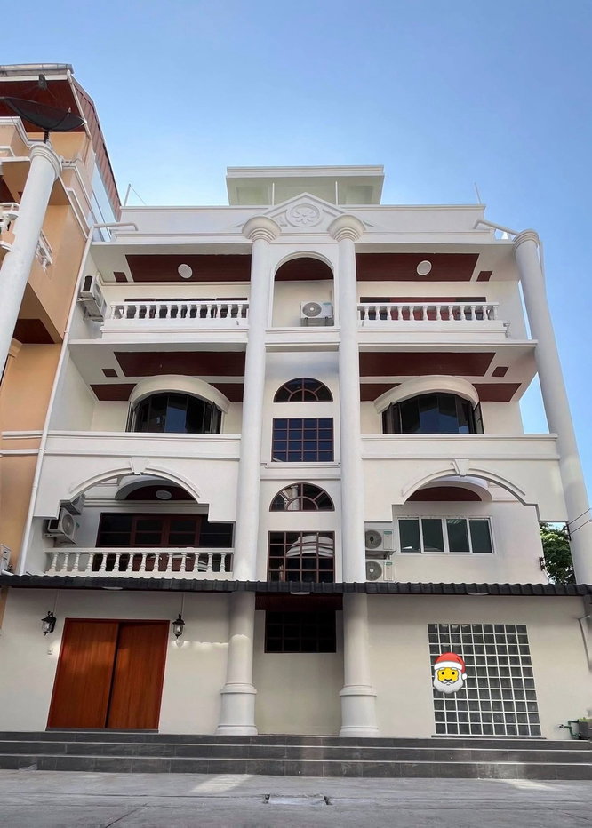 รูป 🏡ให้เช่าบ้านหรู 5 ชั้น ใจกลางทองหล่อ ซอย 25 5 ห้องนอน 7 ห้องน้ำสไตล์คลาสสิกผสมโมเดิร์น พื้นที่ใช้สอยกว่า 600 ตร.ม. - รูปที่ 1/20