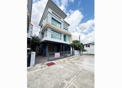Call : 094-419-9594 ขายด่วน! บ้านสวยมาก บ้านแปลงมุม 3 ชั้น ซอยรัชดาภิเษก 30 จันทรเกษม เขตจตุจักร ใกล้รถไฟฟ้าสีเหลือง สถานีลาดพร้าว