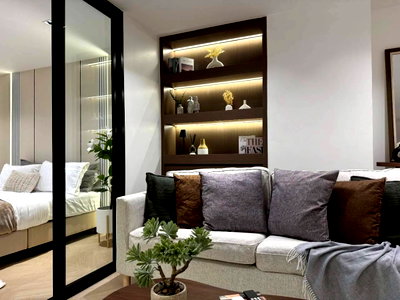 Condos for sale 700 Year Sports Arena Chiang Mai : Srithana Condo 2 (Nimman area): Fully renovated unit with a garden view. fully furnished and ready move-in. (Call/Line: 088-5986998)