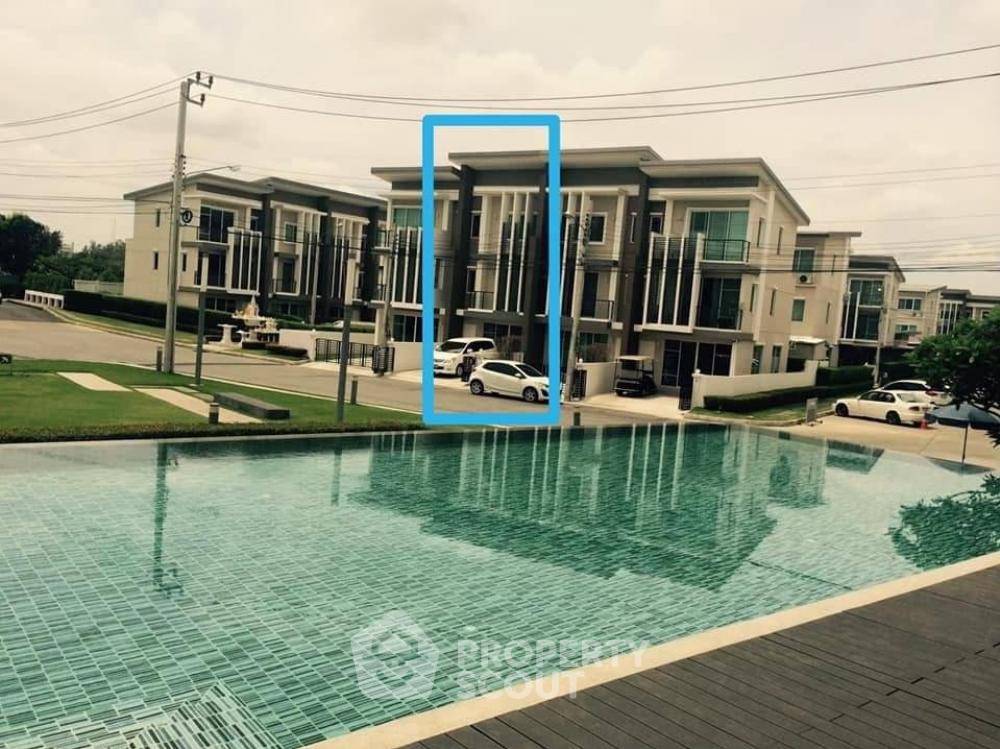 picture 3-BR Townhouse in Talat Bang Khen (ID 1966862) - 10/12