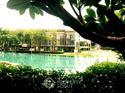 Townhouses for sale วิทยาลัยเทคนิคการสัตวแพทย์ : 3-BR Townhouse in Talat Bang Khen (ID 1966862)