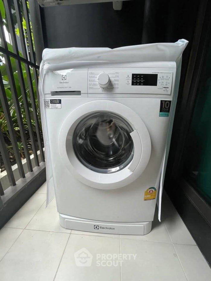 picture 1-BR Condo at Life Asoke - Rama 9 near MRT Phra Ram 9 (ID 3319576) - 10/11